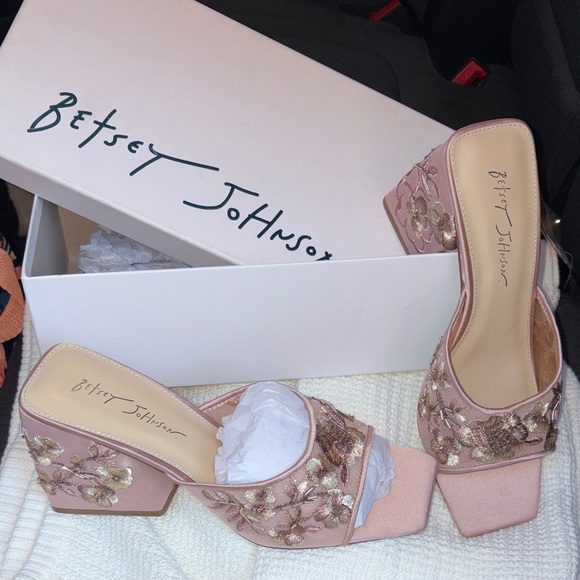 Betsey Johnson Shoes - Betsey Johnson Pink Blush and Gold Floral